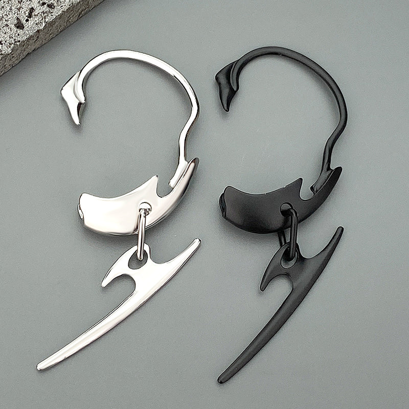 Thorn Spine Skeleton Mechanical Wind Earhook