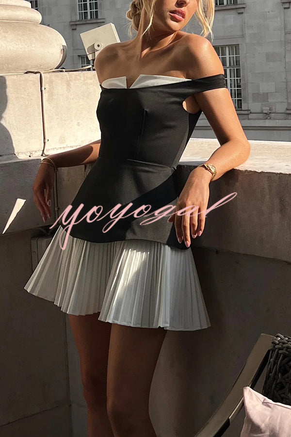 Love Unscripted Patchwork Off-shoulder Sleeveless Pleated Mini Dress