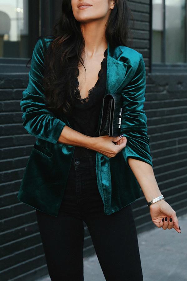 Chic Influencer Velvet Blazer